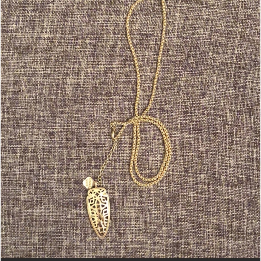 Kendra Scott set necklace and earrings